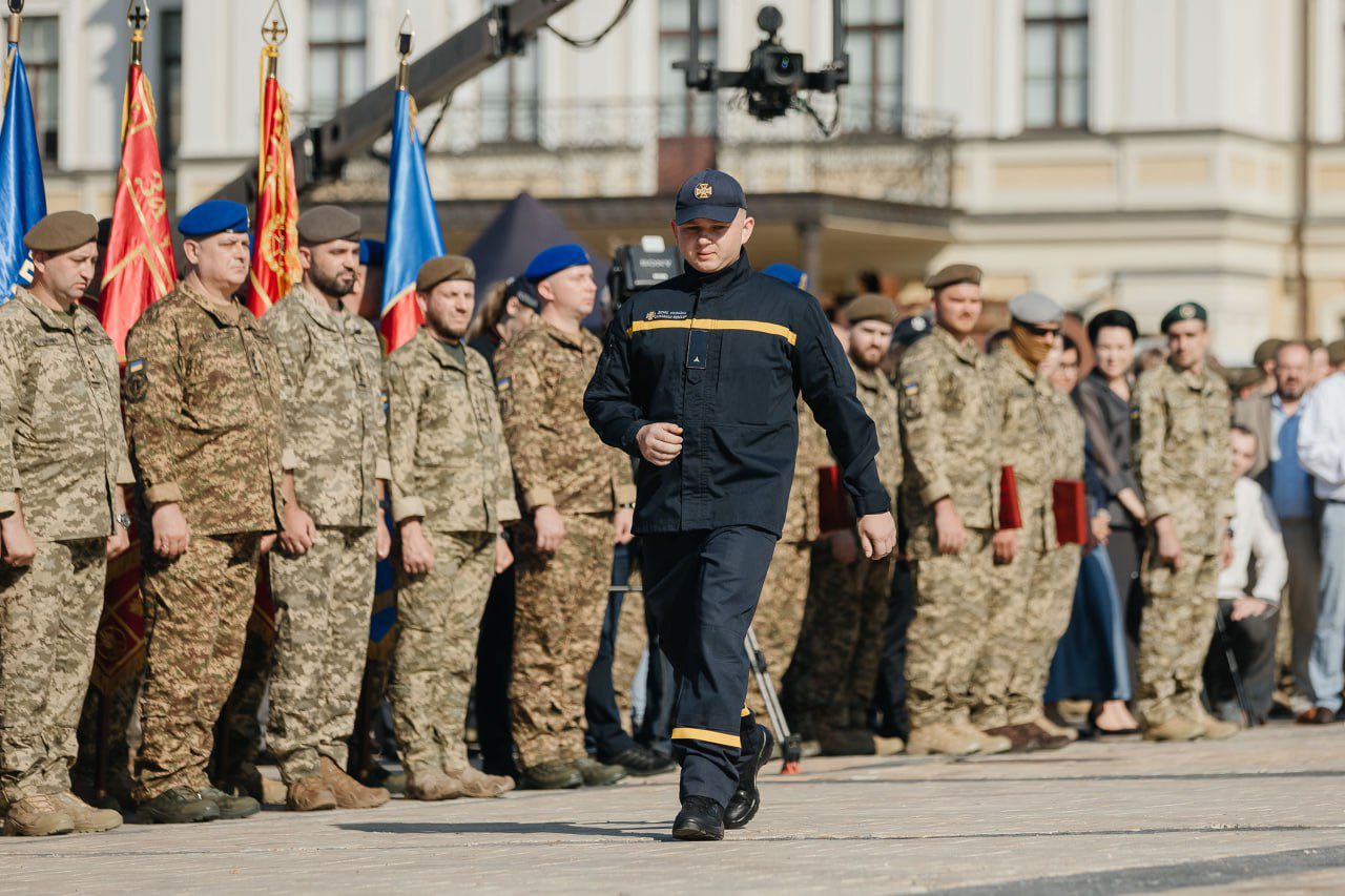 Новини Тернополя - фото з Піднявся на дах ЧАЕС, щоб захистити інших — рятувальника з Тернопільщини Президент нагородив орденом