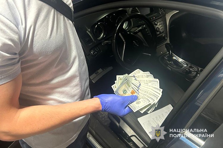 Новини Тернополя - фото з Три тисячі доларів за інвалідність: у Тернополі затримали лікаря-інтерна