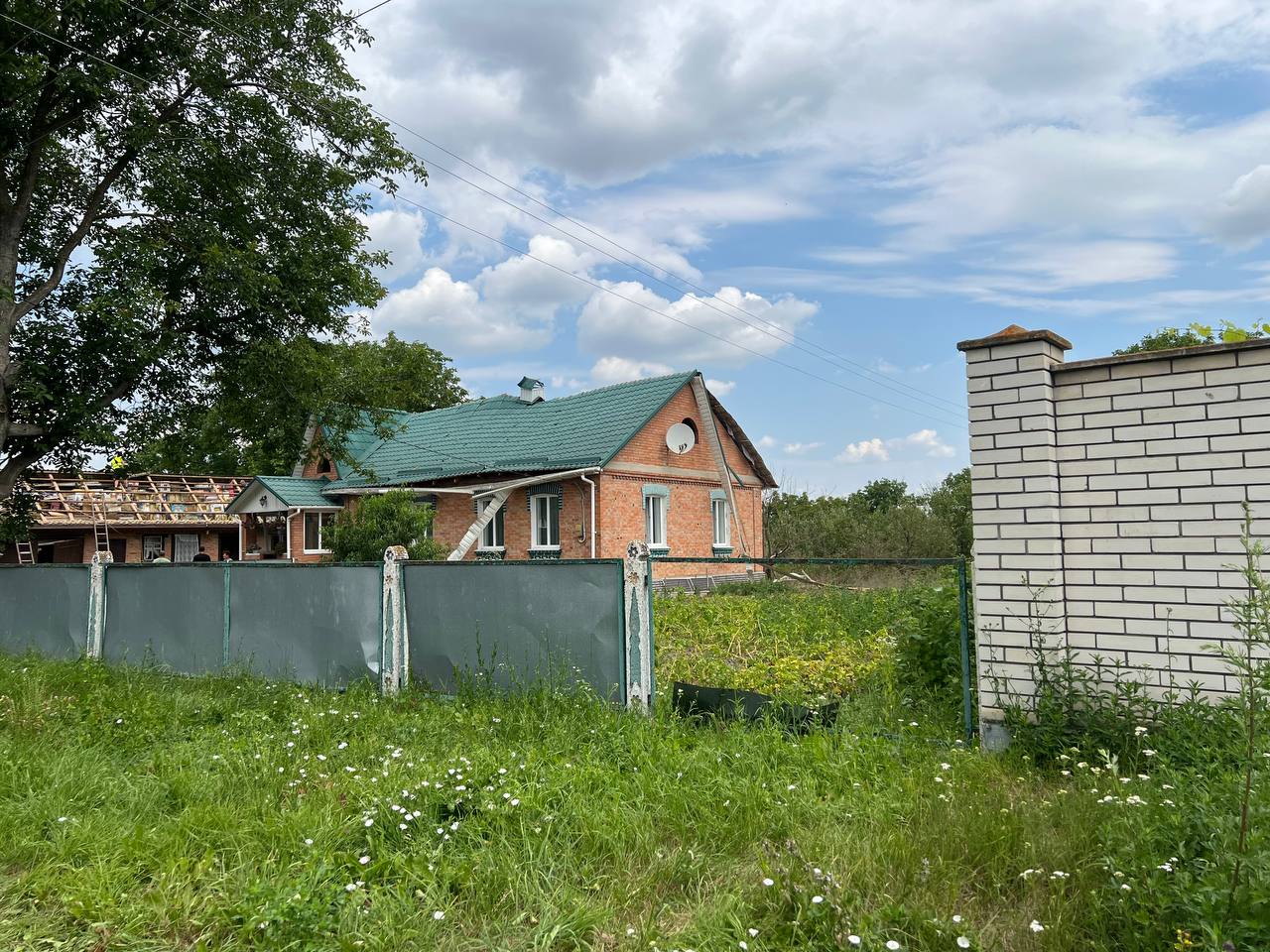 Новини Вінниці - фото з «Вони все побили, цей «руський мір»: як Писарівка пережила атаку дронів?