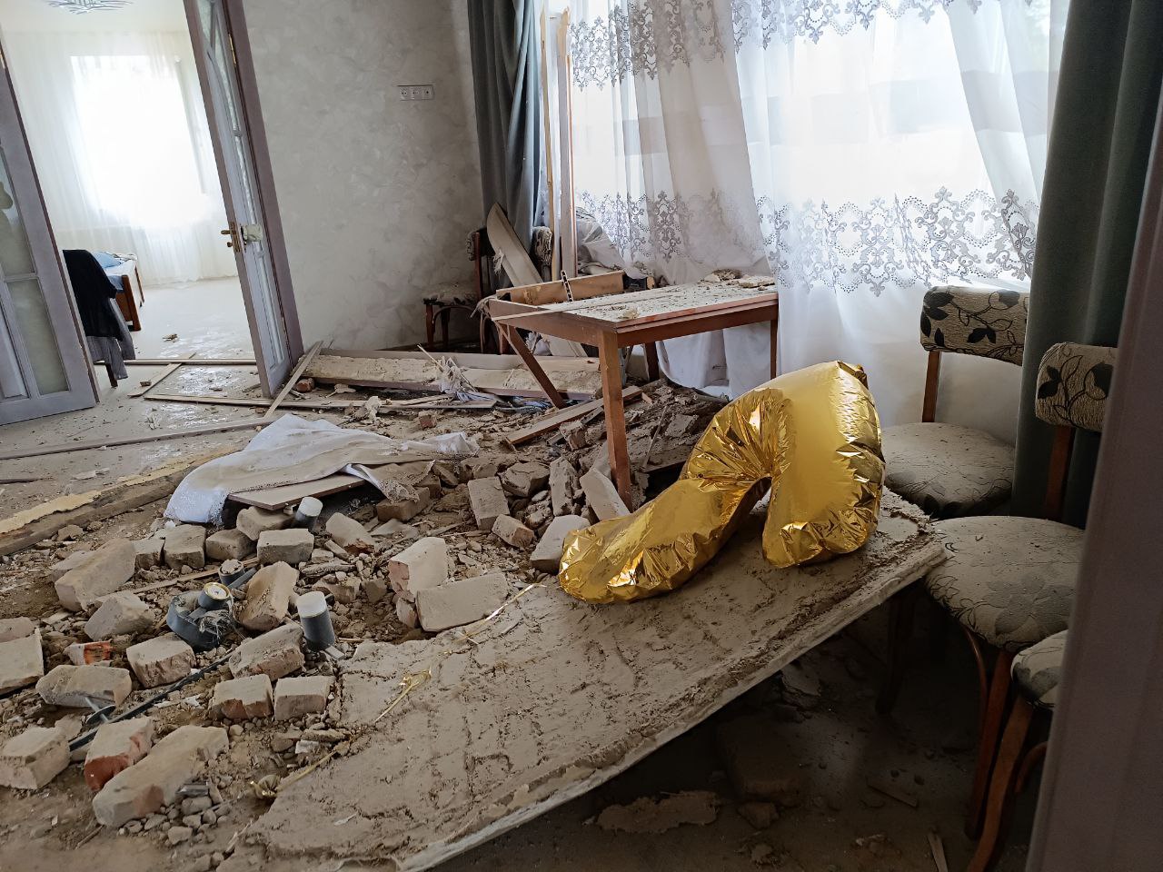 Новини Вінниці - фото з «Вони все побили, цей «руський мір»: як Писарівка пережила атаку дронів?