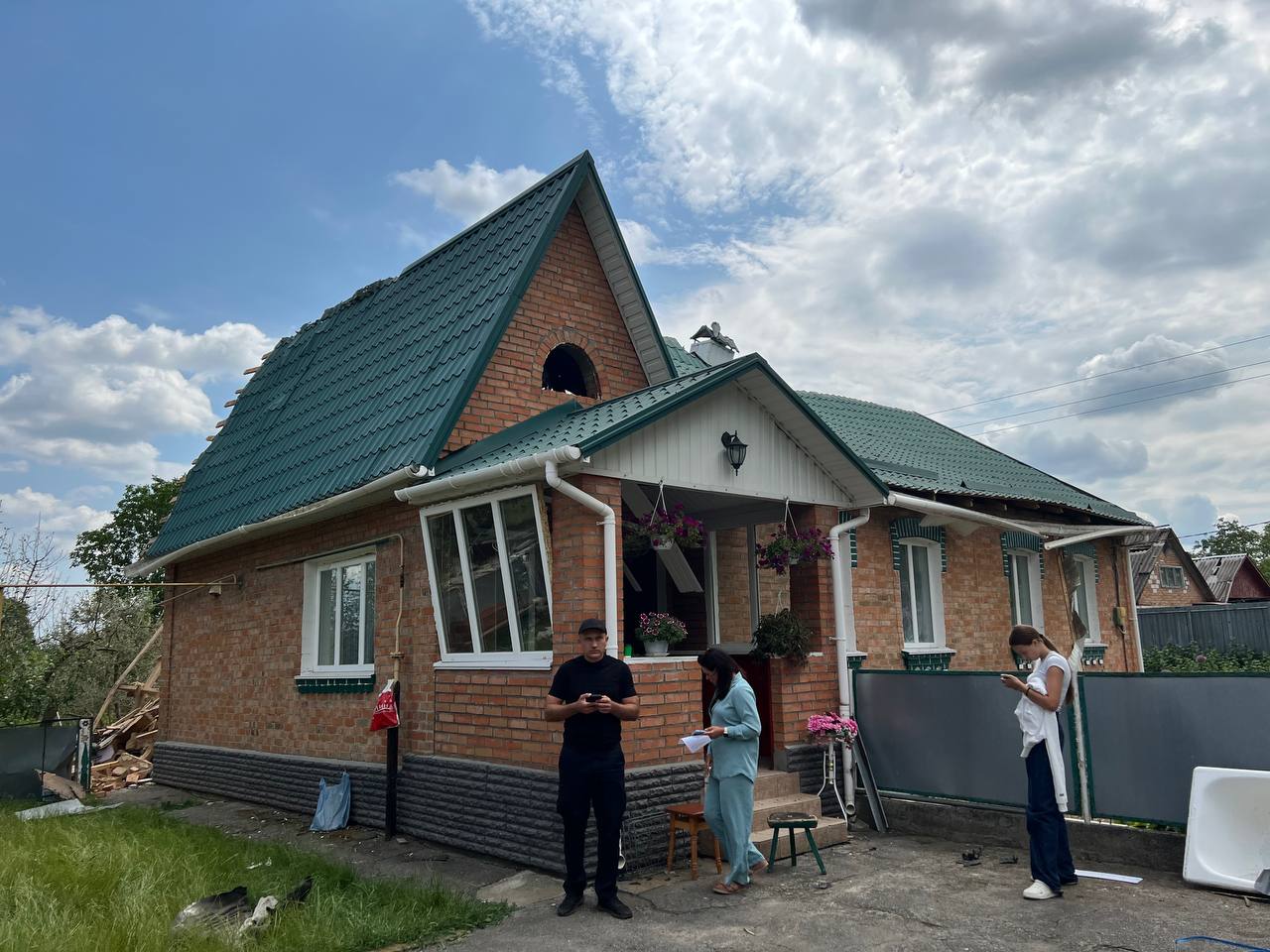 Новини Вінниці - фото з «Вони все побили, цей «руський мір»: як Писарівка пережила атаку дронів?