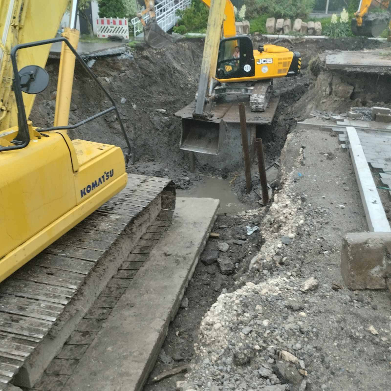 Новини Тернополя - фото з На Шептицького проводять заміну аварійної ділянки каналізаційного колектора