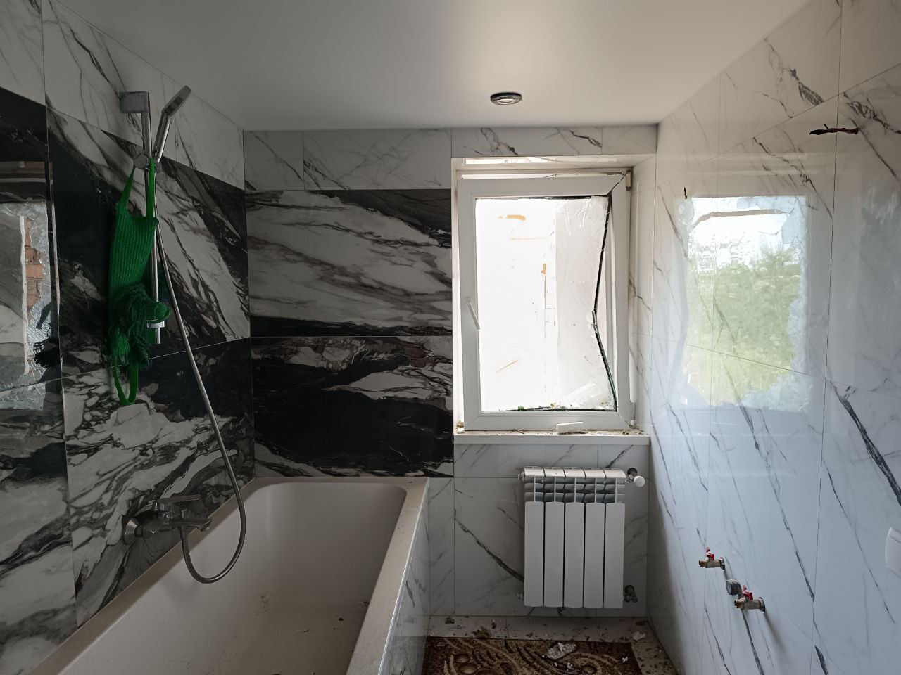 Новини Вінниці - фото з «Вони все побили, цей «руський мір»: як Писарівка пережила атаку дронів?