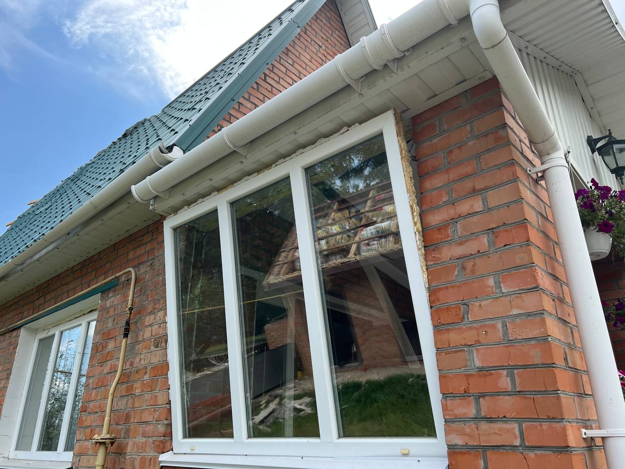 Новини Вінниці - фото з «Вони все побили, цей «руський мір»: як Писарівка пережила атаку дронів?