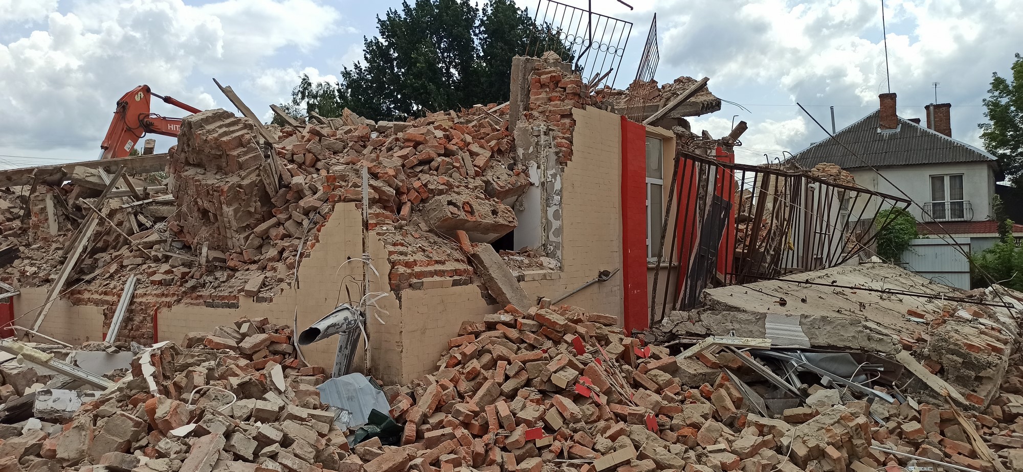 Новини Житомира - фото з З історії у забуття: у Житомирі остаточно знесли кінотеатр «Першотравневий»