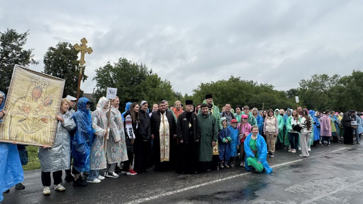 Новини Тернополя - фото з Ці кроки Господь порахував: як минула проща у Зарваниці, показуємо у 10 фото