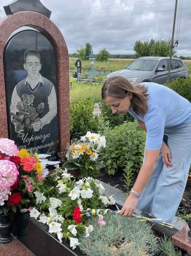 Новини Козятина - фото з Козятинщина вшановує пам'ять Володимира Чорноуса: 11 років з дня загибелі Героя