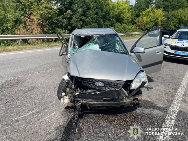 Новини Вінниці - фото з Біля Кунки 36-річна водійка на KIA Rio зіткнулася з Sportage. Обох водіїв госпіталізували