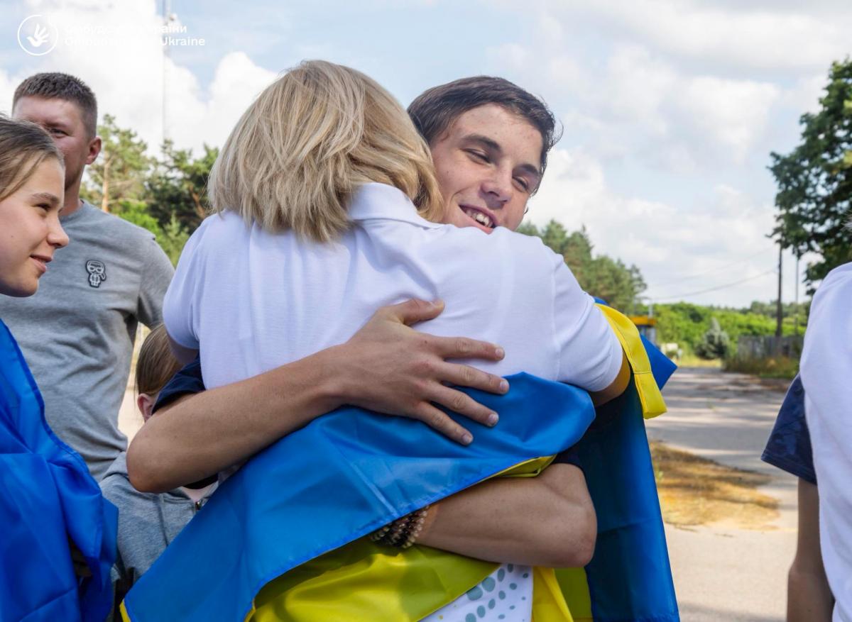 Новини Тернополя - фото з В Україну повернули 11 українських дітей з тимчасово окупованих територій та Росії