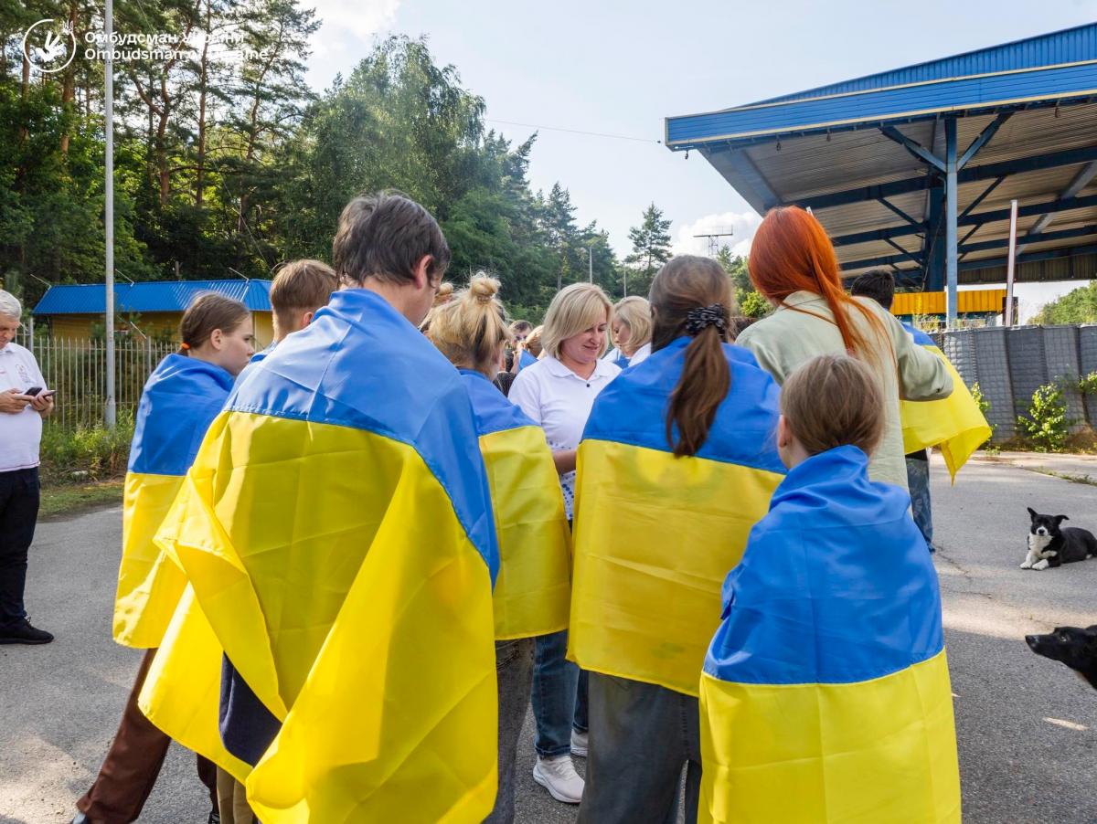 Новини Тернополя - фото з В Україну повернули 11 українських дітей з тимчасово окупованих територій та Росії