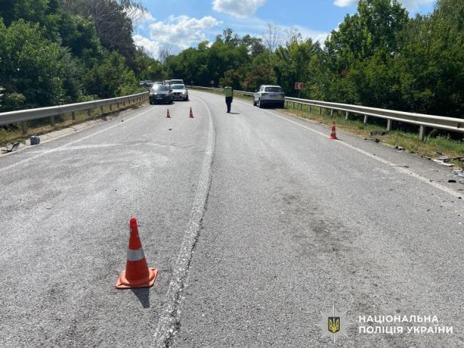 Новини Вінниці - фото з Біля Кунки 36-річна водійка на KIA Rio зіткнулася з Sportage. Обох водіїв госпіталізували