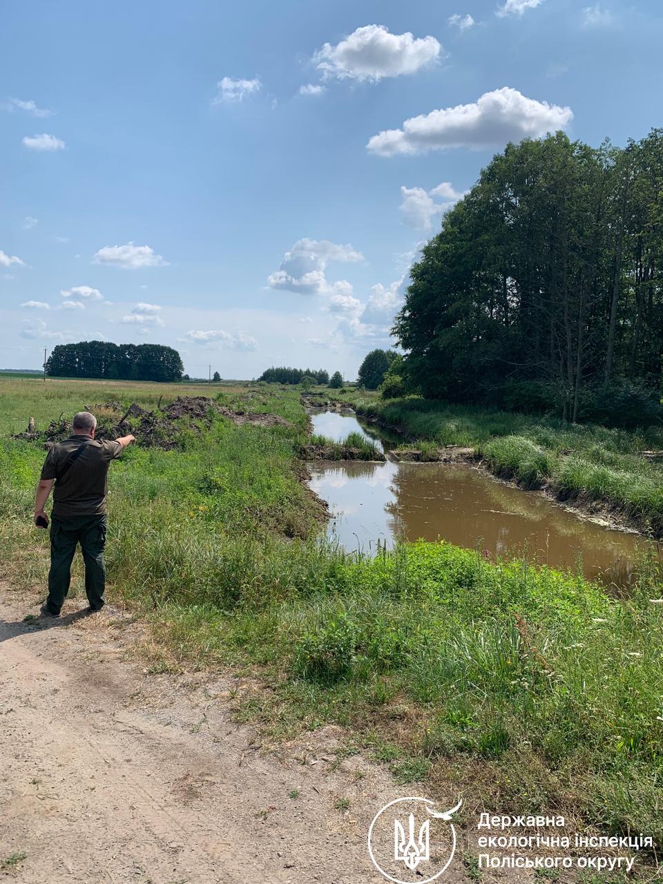 Новини Житомира - фото з Дамби і бетонні труби: екологи виявили численні факти проведення робіт на землях водного фонду в Звягельському районі