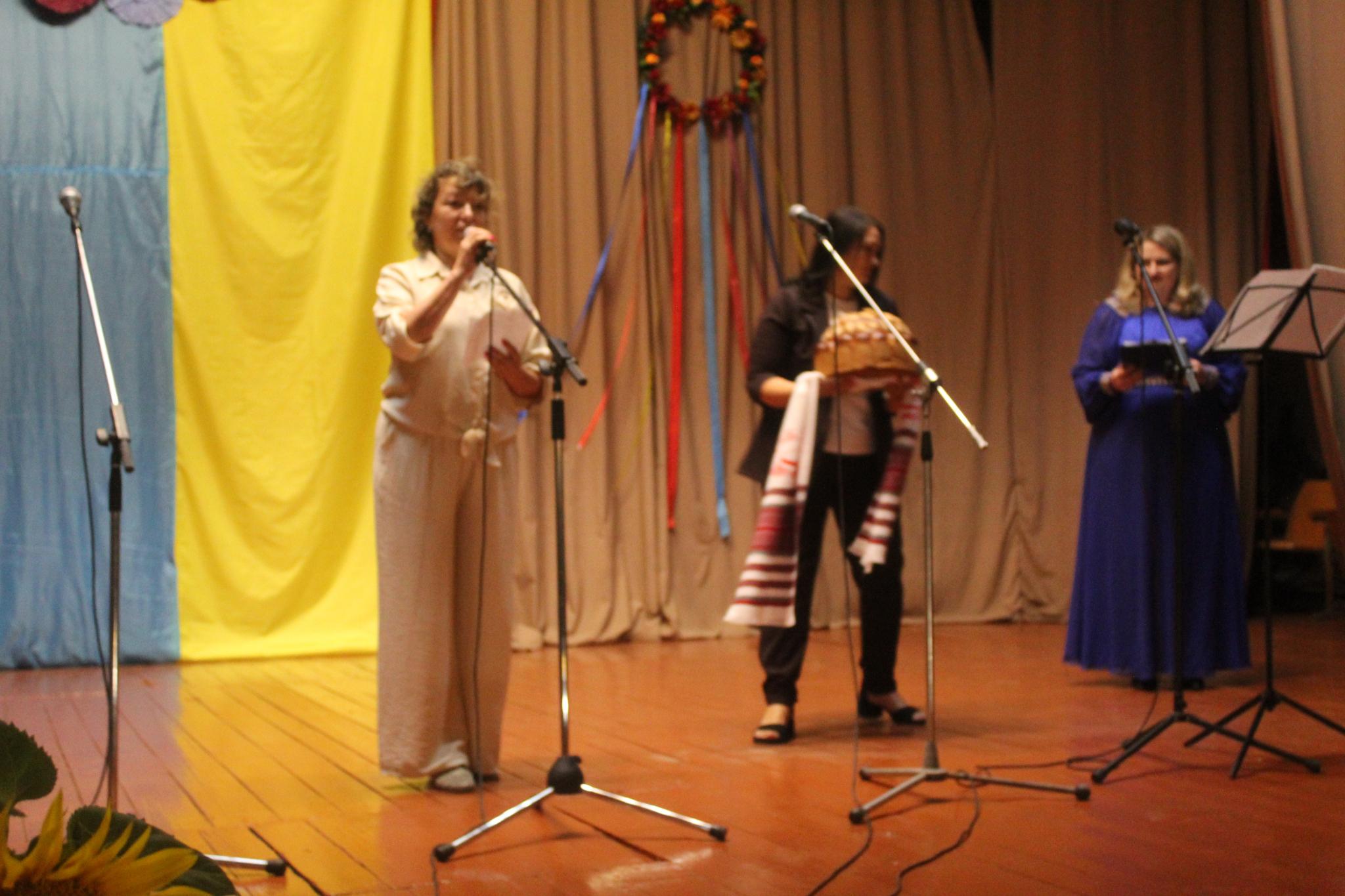 Новини Козятина - фото з З піснею в темну, суперконцертом, диво кашею — так в Сигналі відзначили День села