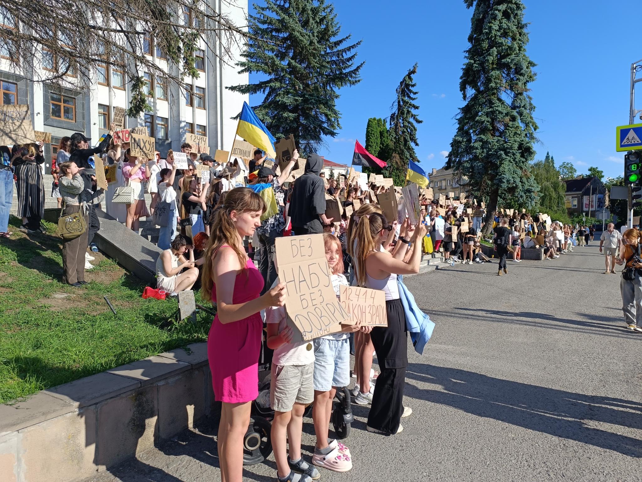 Новини Тернополя - фото з Мітинг у Тернополі триває: як відреагувала влада?