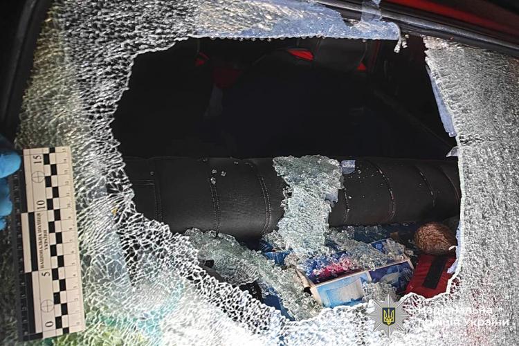 Новини Вінниці - фото з Погрожували ножем і втекли: у Вінницькому районі троє зухвальців напали на родину переселенців