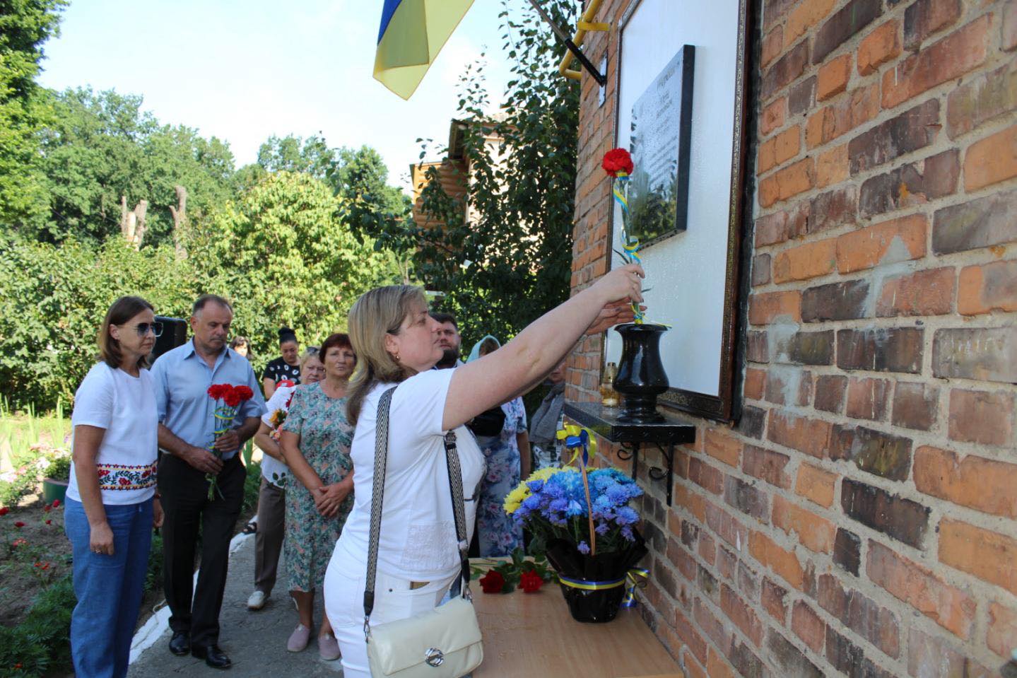 Новини Козятина - фото з В селищі Залізничне відкрили меморіальну дошку Юрію Щербаку