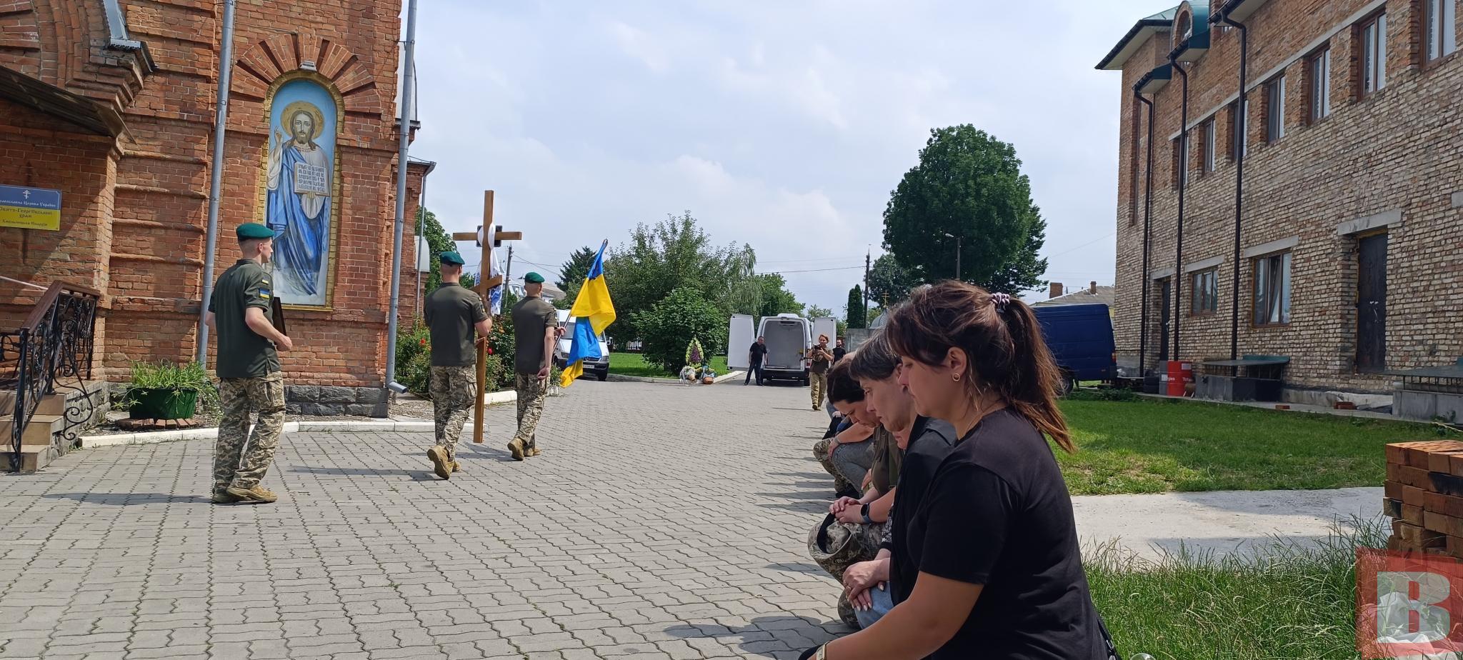 Новини Хмельницького - фото з Хмельницький попрощався з прикордонником Валерієм Салтаном, який загинув у полоні