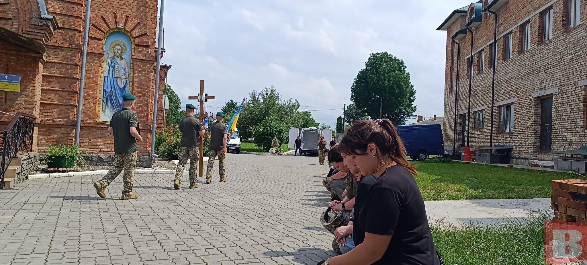 Новини Хмельницького - фото з Хмельницький попрощався з прикордонником Валерієм Салтаном, який загинув у полоні