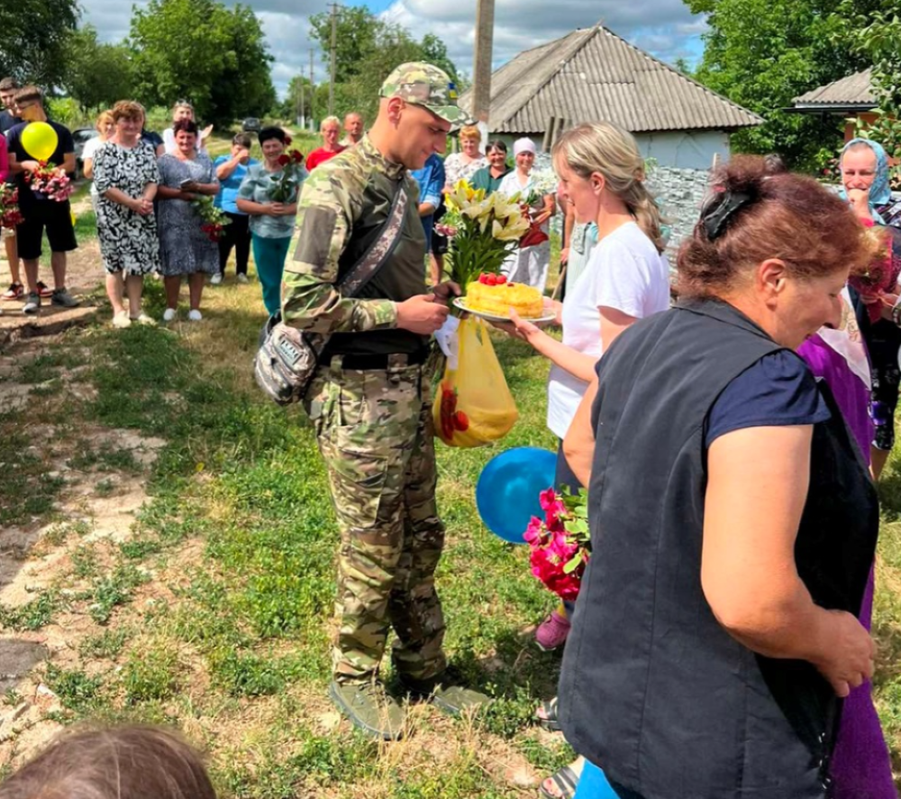 Новини Вінниці - фото з «Вибігла на вулицю зустріти Олежку і тільки тоді зрозуміла, що це сон»: як мама дізналася, що син живий