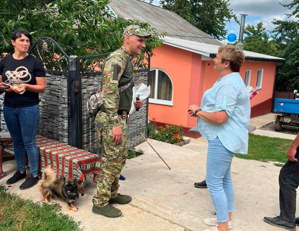 Новини Вінниці - фото з «Вибігла на вулицю зустріти Олежку і тільки тоді зрозуміла, що це сон»: як мама дізналася, що син живий