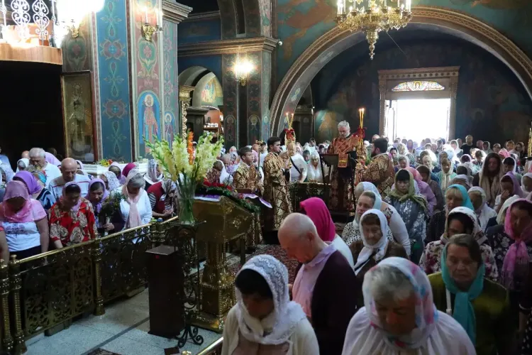 Новини Вінниці - фото з Митрополит Симеон провів богослужіння з нагоди Медового Спаса
