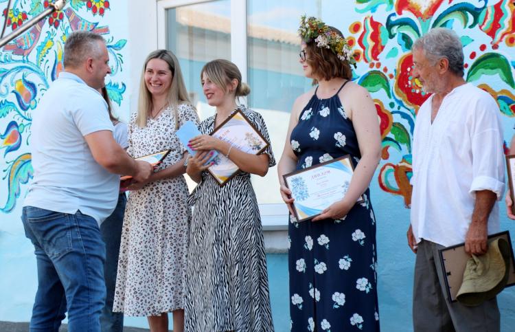 Новини Вінниці - фото з Подільська краса ожила в Іванівцях Барської громади. Підсумки симпозіуму «Мальована хата»