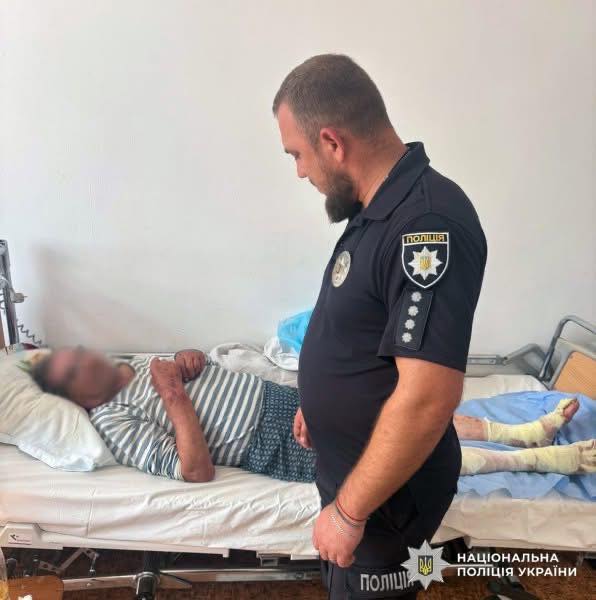 Новини Житомира - фото з П’ять днів блукав лісом пенсіонер з Баранівки - знесиленого чоловіка знайшли поліцейські за 10 км від дому