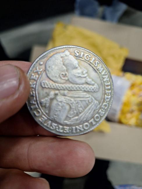 Новини Вінниці - фото з У пасажирки на кордоні з Румунією знайшли монети XVII століття