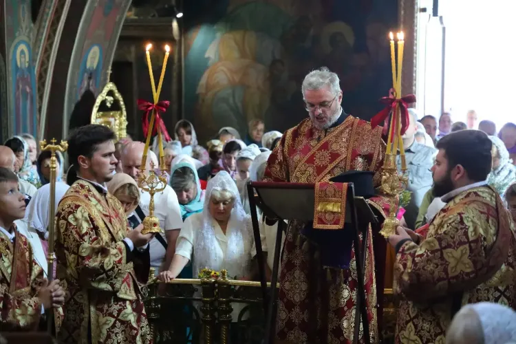 Новини Вінниці - фото з Митрополит Симеон провів богослужіння з нагоди Медового Спаса