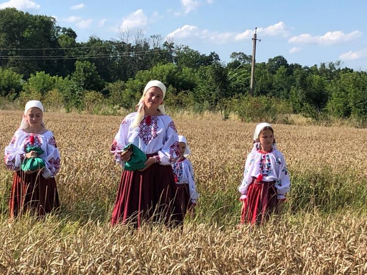 Новини Вінниці - фото з У Великих Крушлинцях провели традиційне жнивне дійство з плетінням Спасової бороди