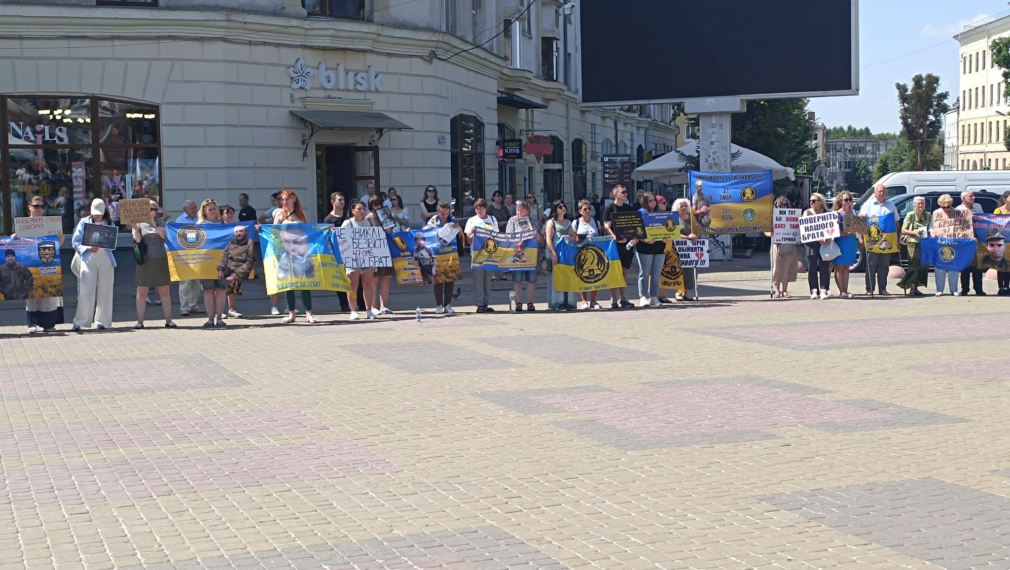 Новини Тернополя - фото з «Для них це важливо»: захисники, які повернулися із полону, нагадують про тих, хто досі там