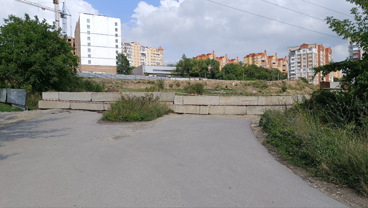 Новини Тернополя - фото з Перекрили проїзд з Гайової на Довженка. Тут планують будівництво багатоповерхівок