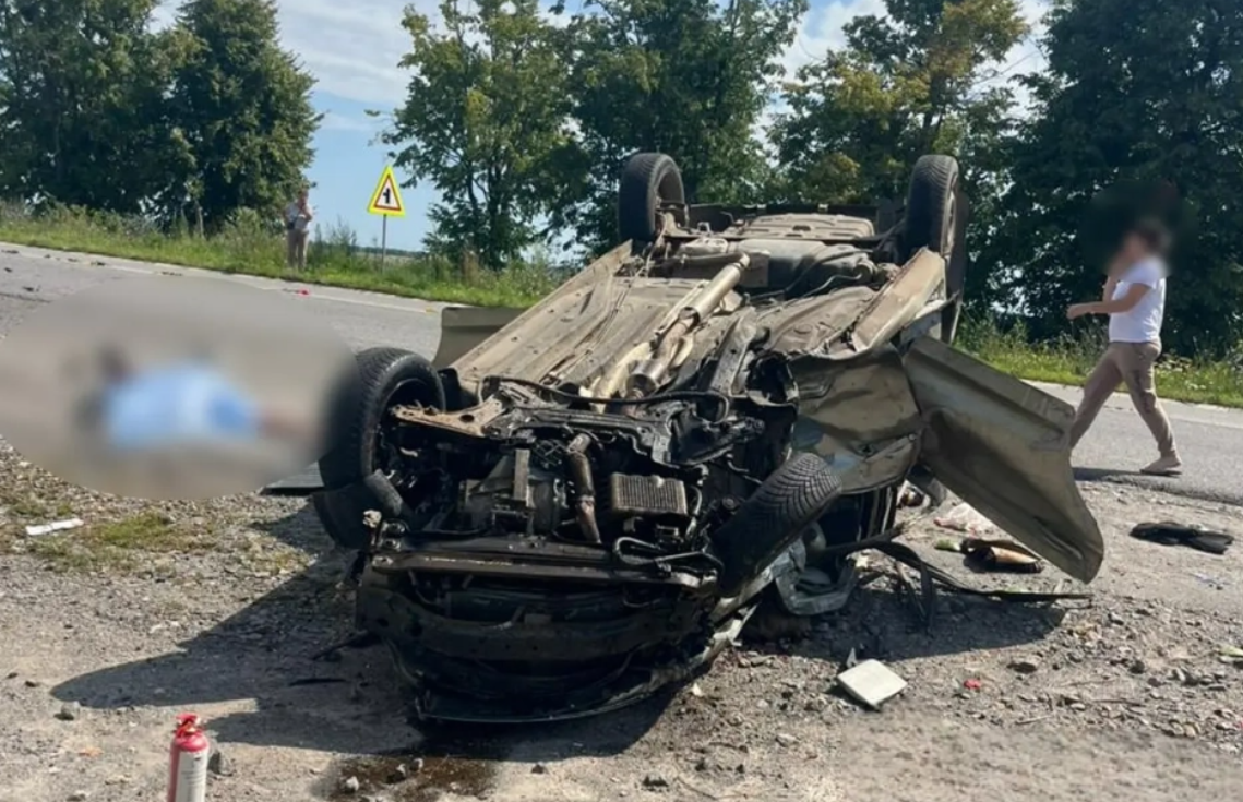 Новини Вінниці - фото з Їхали зустріти воїна «на щиті»: подробиці аварії у селищі Вендичани, в якій загинули двоє жінок