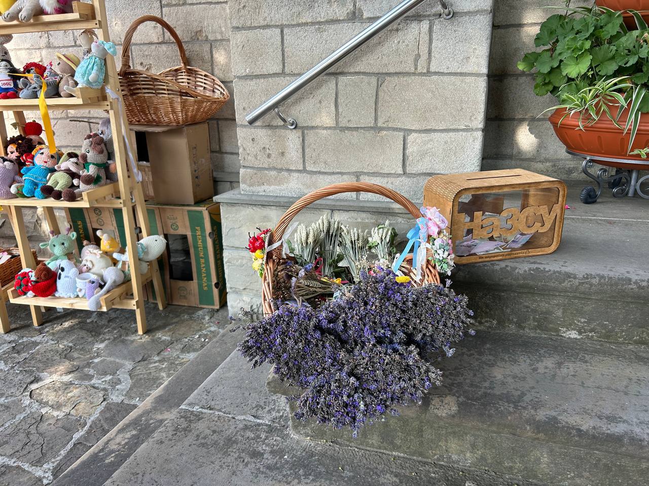 Новини Тернополя - фото з 450 тис. гривень, які рятують життя: волонтери збирають на техніку для бійців