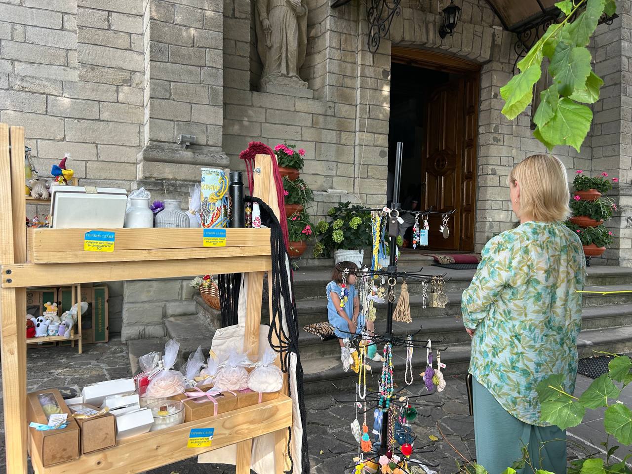 Новини Тернополя - фото з 450 тис. гривень, які рятують життя: волонтери збирають на техніку для бійців