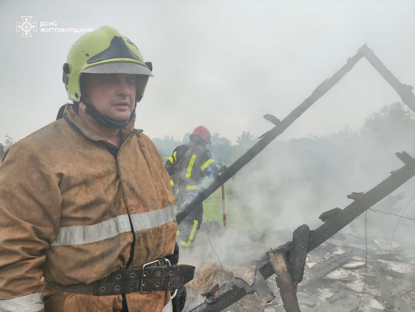 Новини Житомира - фото з На Бердичівщині від блискавки загорівся приватний будинок