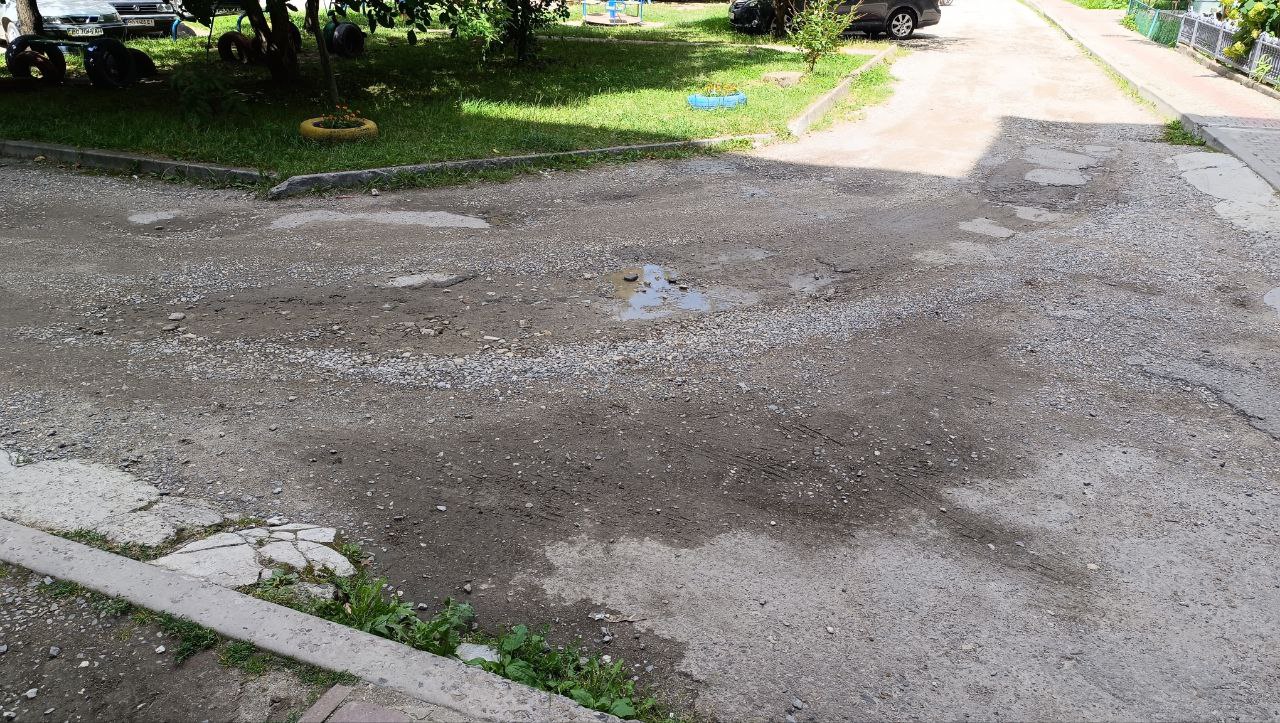 Новини Тернополя - фото з Створити безбар’єрний простір просять мешканці будинку на Карпенка — зареєстрували петицію