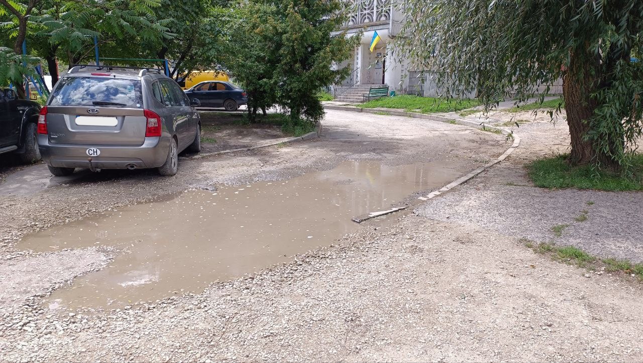 Новини Тернополя - фото з Створити безбар’єрний простір просять мешканці будинку на Карпенка — зареєстрували петицію