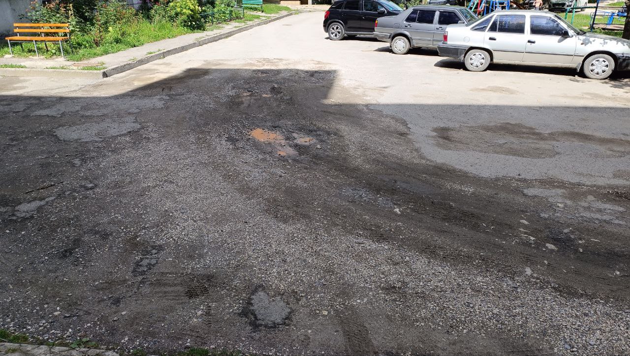 Новини Тернополя - фото з Створити безбар’єрний простір просять мешканці будинку на Карпенка — зареєстрували петицію