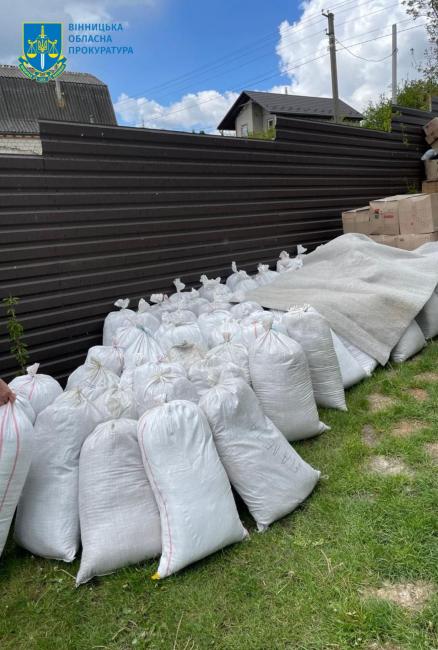 Новини Вінниці - фото з На Вінниччині спіймали 32-річного чоловіка, який продавав тонни фальшивого тютюну