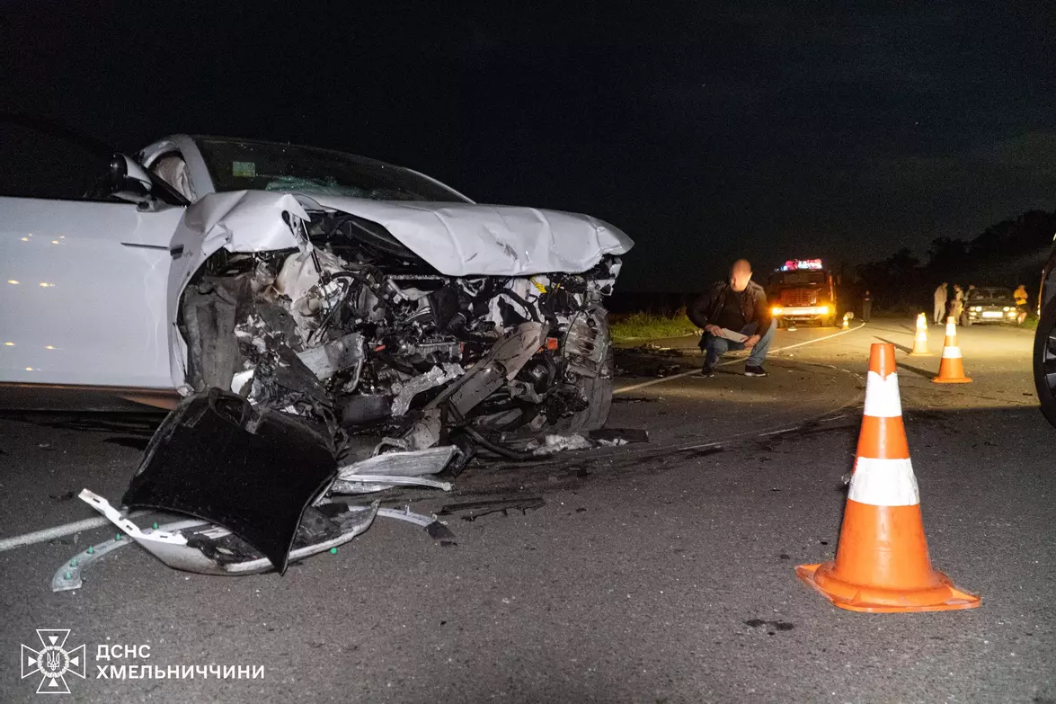 Новини Хмельницького - фото з Автотроща з п’ятьма загиблими у Хмельницькому районі: водійку взяли під варту