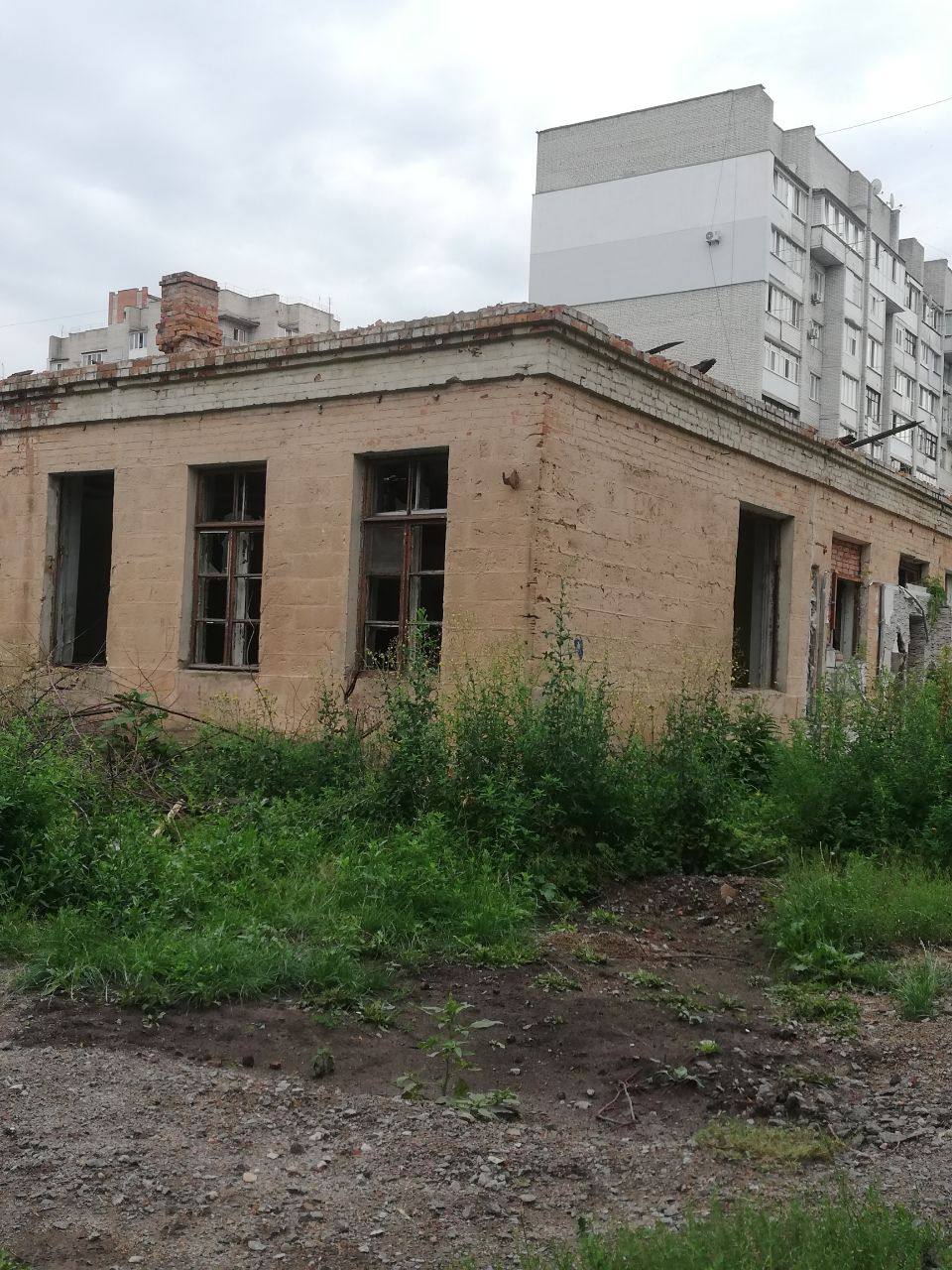 Новини Вінниці - фото з Небезпечна руїна на Янгеля, де бігають діти: кому вона належить і чи буде там огорожа?