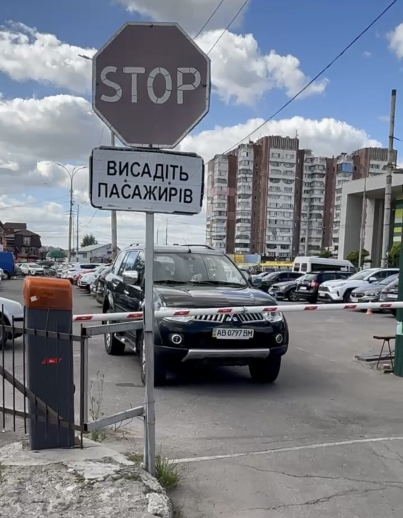 Новини Вінниці - фото з «Мені відмовили у безкоштовному паркінгу». Чому у Вінниці вдовам військових немає пільг на стоянку?