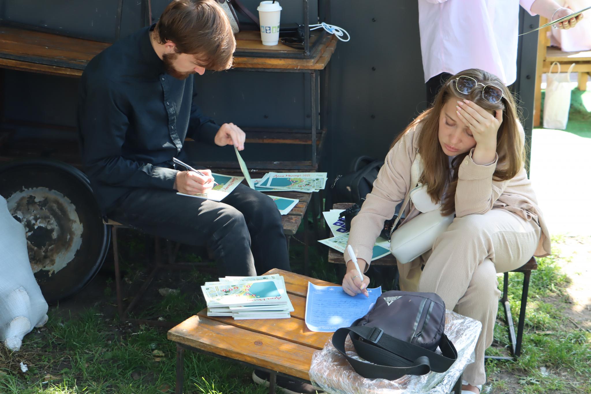 Новини Тернополя - фото з Послання у майбутнє: молодь Тернополя заклала «капсулу часу»