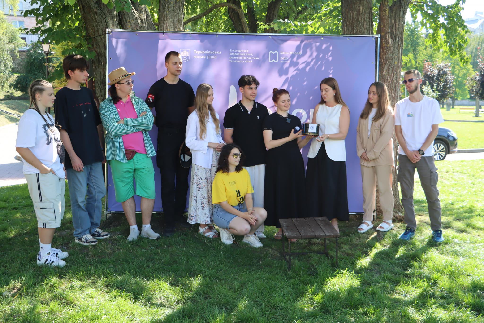 Новини Тернополя - фото з Послання у майбутнє: молодь Тернополя заклала «капсулу часу»