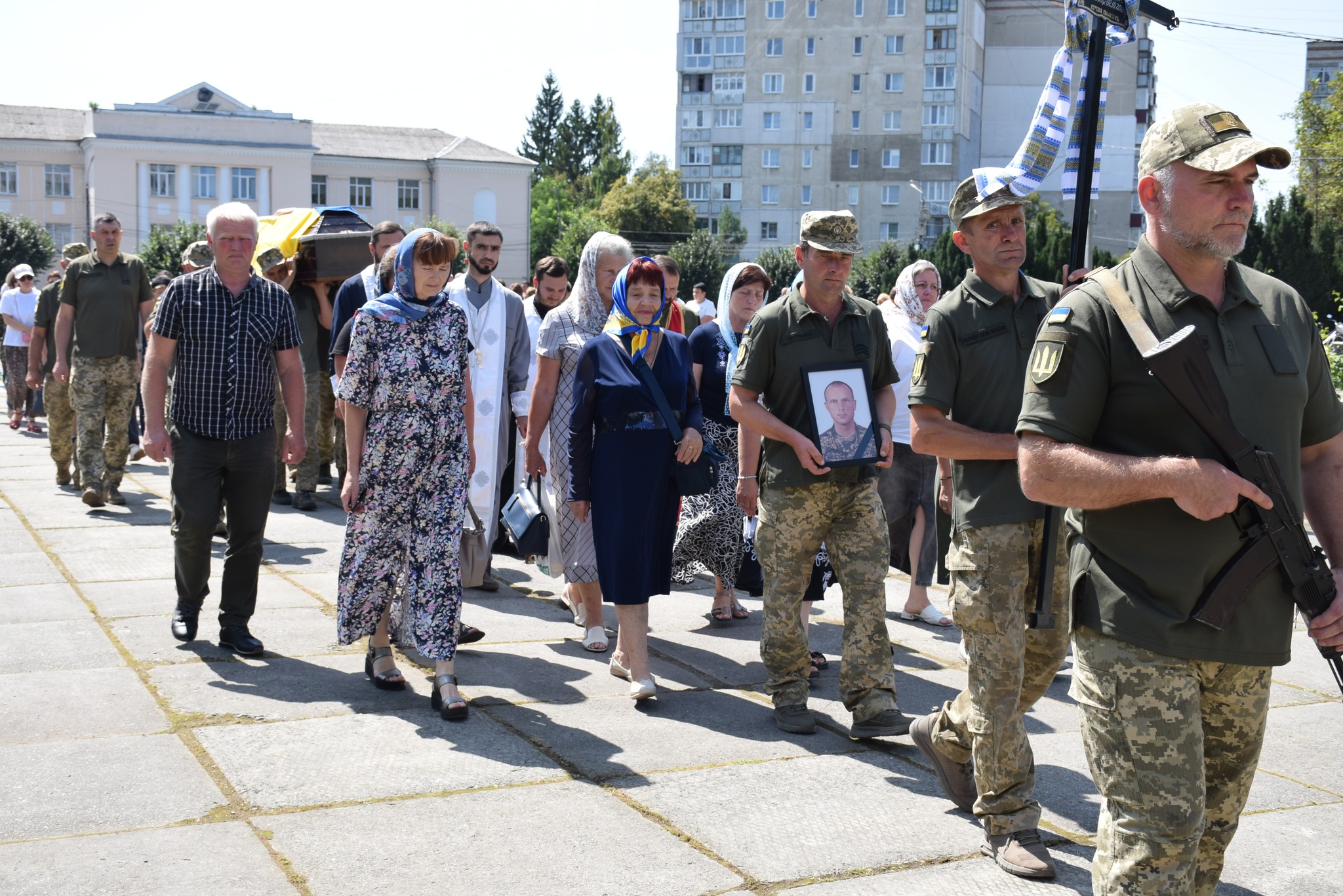 Новини Хмельницького - фото з У Шепетівці попрощалися із загиблим захисником Вадимом Морозом