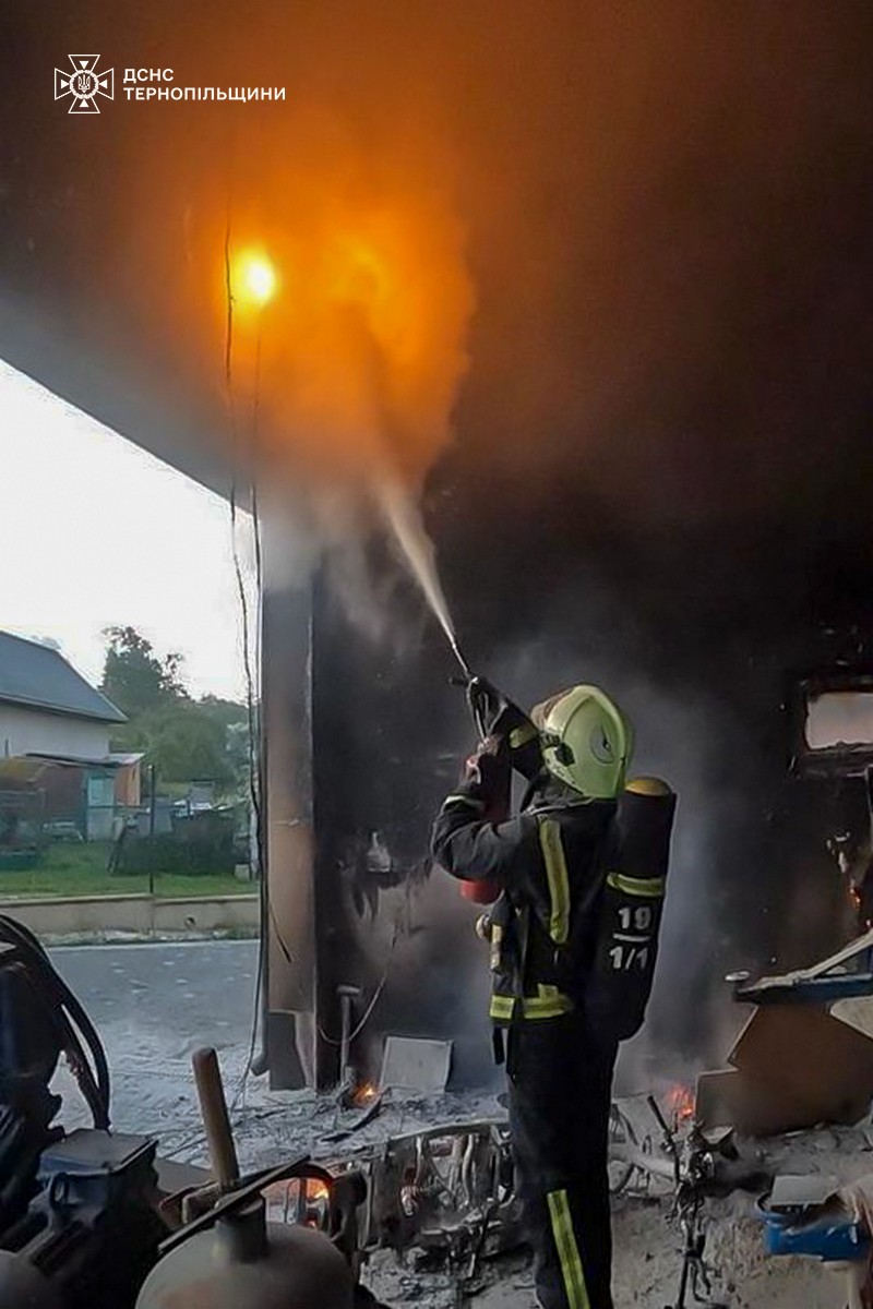 Новини Тернополя - фото з В Івачеві Долішньому горів гараж
