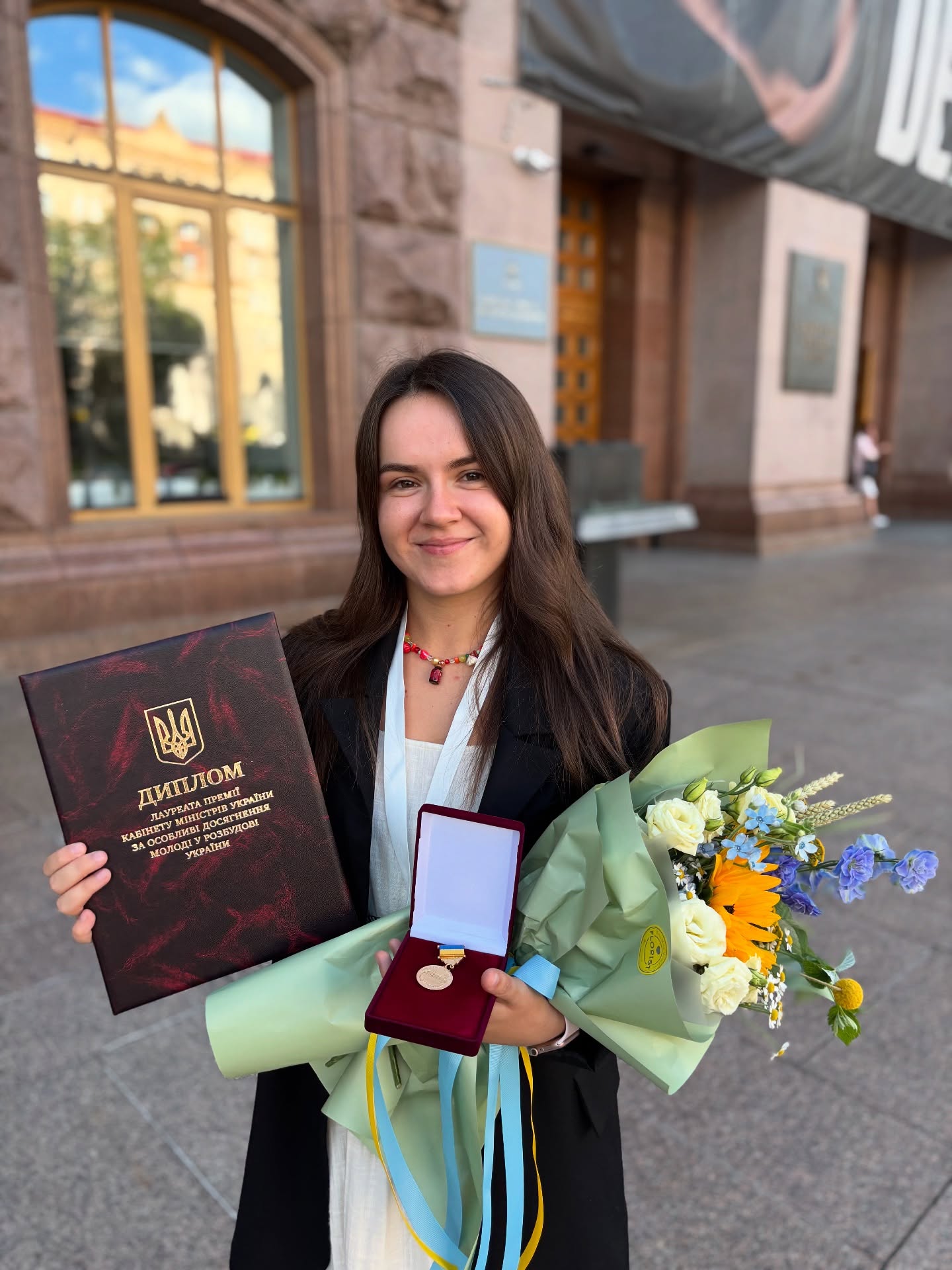 Новини Тернополя - фото з Співачка з Тернопільщини отримала премію Кабміну і віддала її на дрони