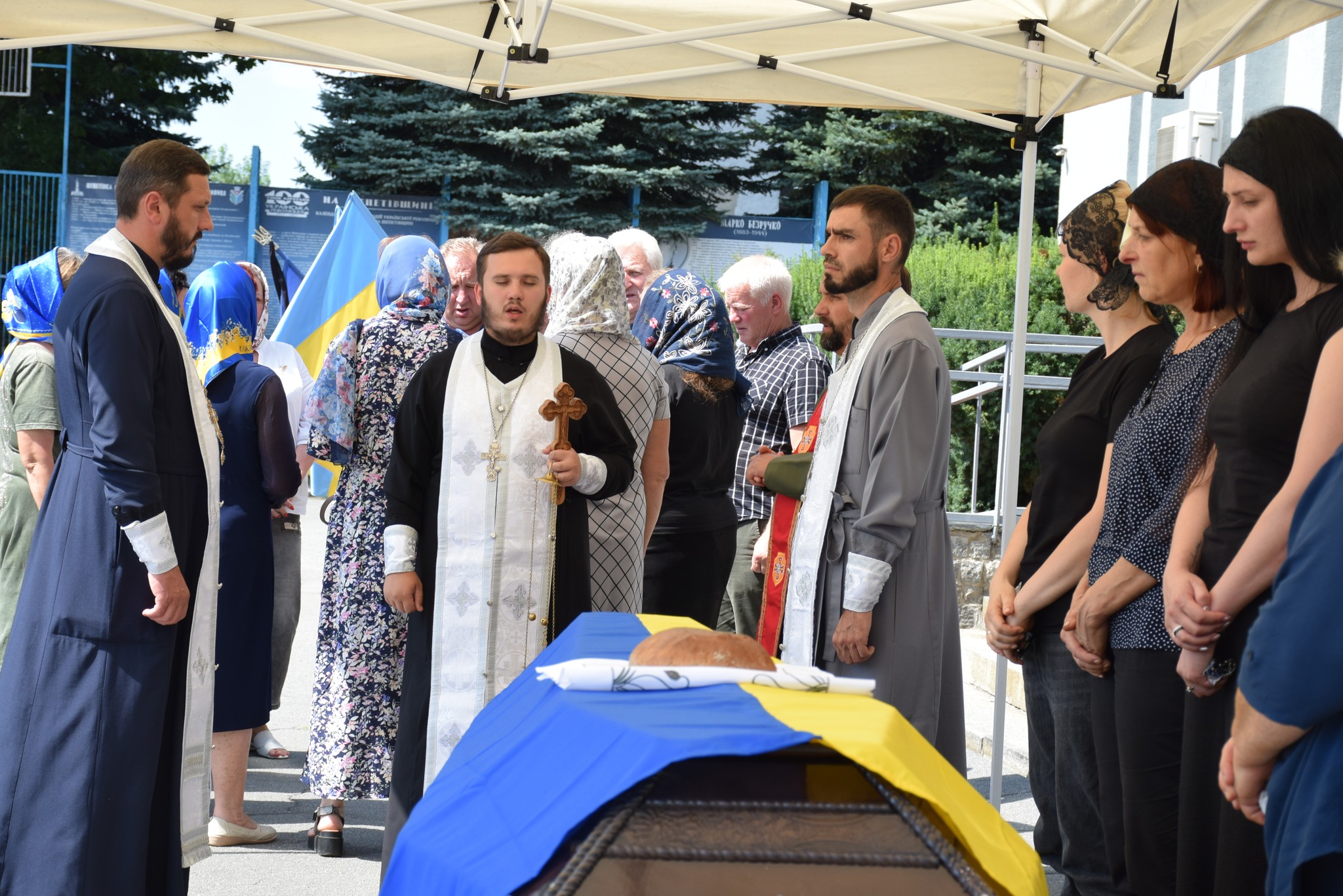 Новини Хмельницького - фото з У Шепетівці попрощалися із загиблим захисником Вадимом Морозом