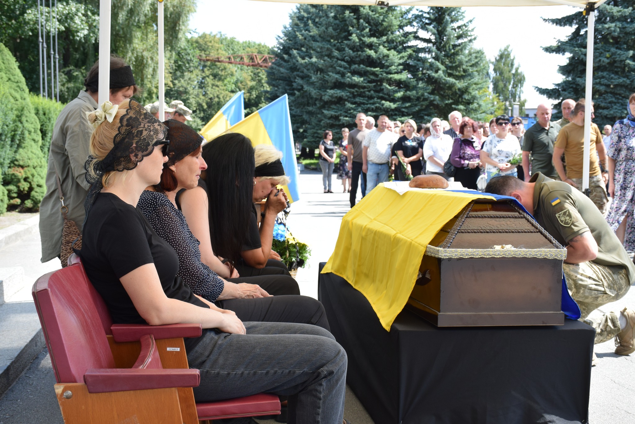 Новини Хмельницького - фото з У Шепетівці попрощалися із загиблим захисником Вадимом Морозом